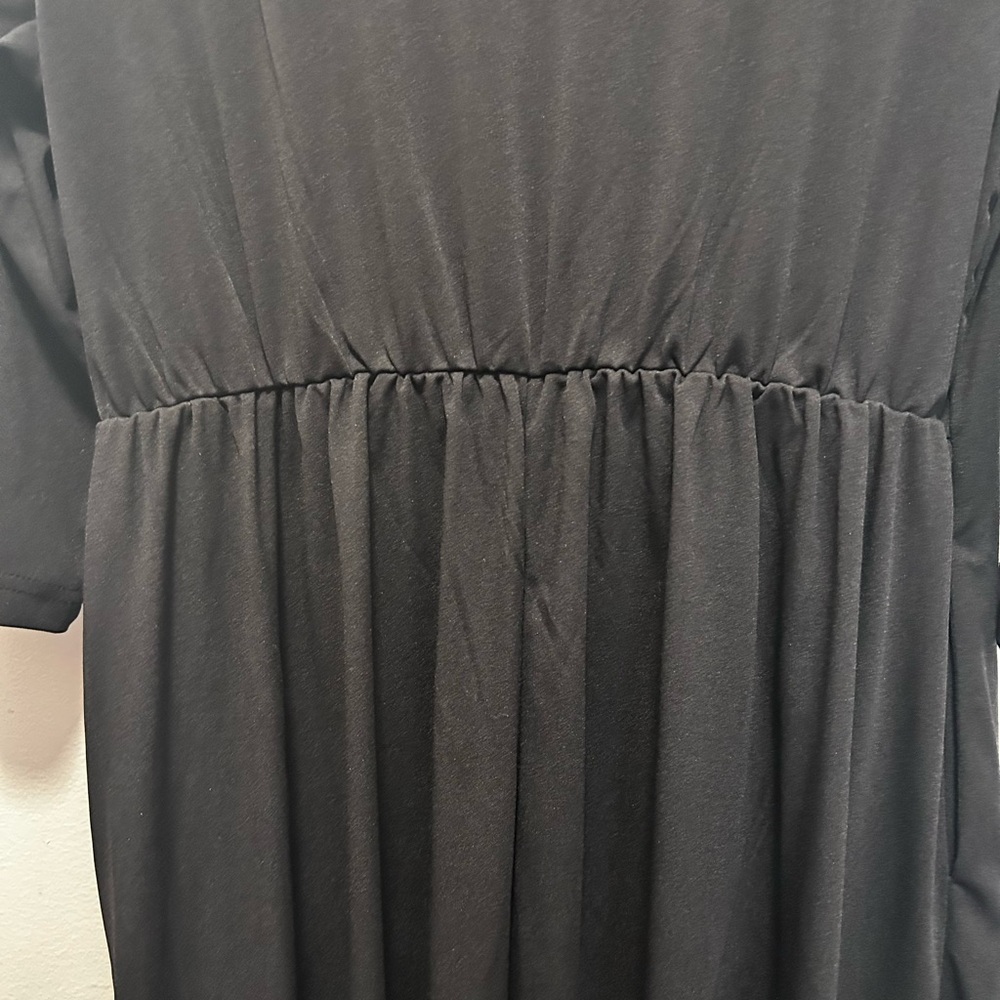 Elegant Black and gold Sequin Dress - Picture 8 of 16